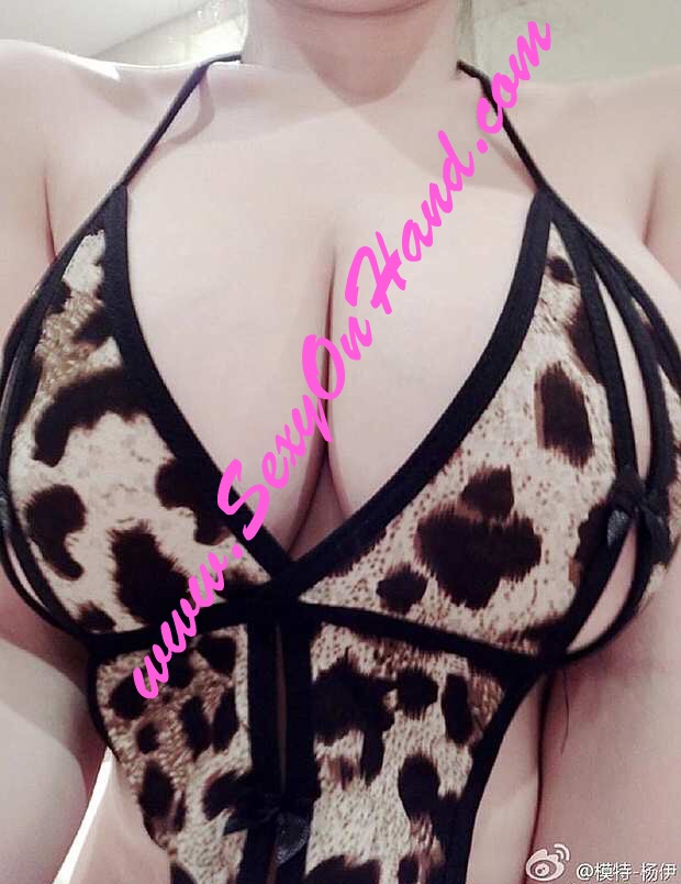 ชุดเซ็กซี่ ชุดวันพีซ ผ้าลื่นมันเล็กๆ ลายเสือ ผูกด้านหลัง สวย เปรี้ยวจี๊ดส์ สุดๆคะ