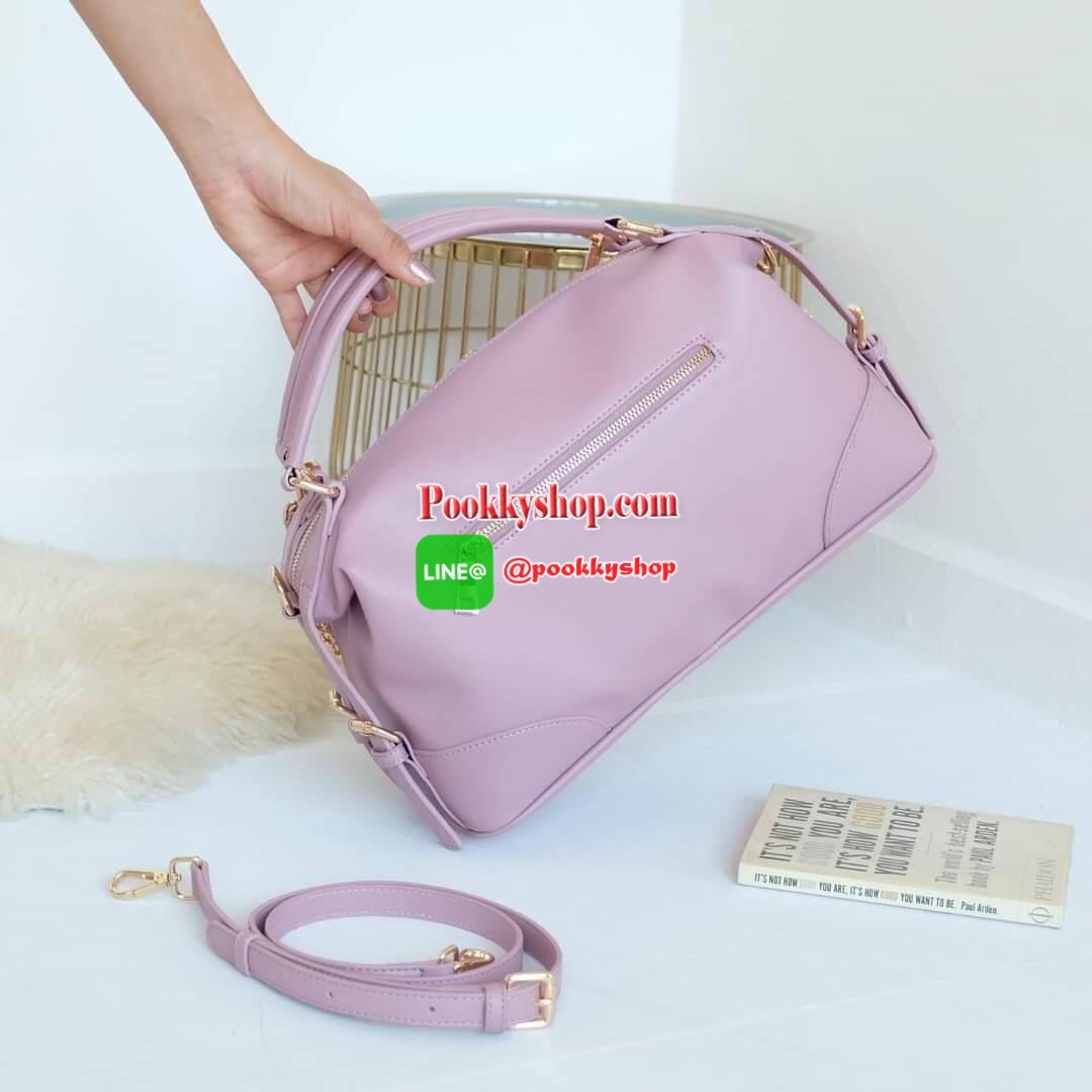 KEEP รุ่น ‘ Ella ‘ bag 📌ทรง Pillow ( ทรงหมอน ) ที่สาวๆ ถามหา กลับมาแล้วค่า พร้อมฟังก์ชันจัดเต็มเหมือนเดิม ใบนี้ Size L นะคะ ใส่ กระเป๋าสตางค์ยาวได้ ใส่ไอแพดได้ ใครต้องการกระเป๋าที่ใช้ได้ทุกวัน ใส่ของครบ แอดมินแนะนำใบนี้เลยค่า สวย คุ้มแน่นอน
