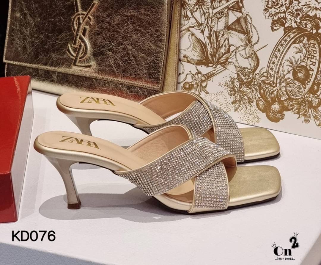 รองเท้าส้นสูง Zara หน้าไขว้ประกายเพชรสูง 3" งานสวยหรูอัพลุคให้ดูแพง ใส่ง่ายเข้าได้กับทุกชุดค่ะ