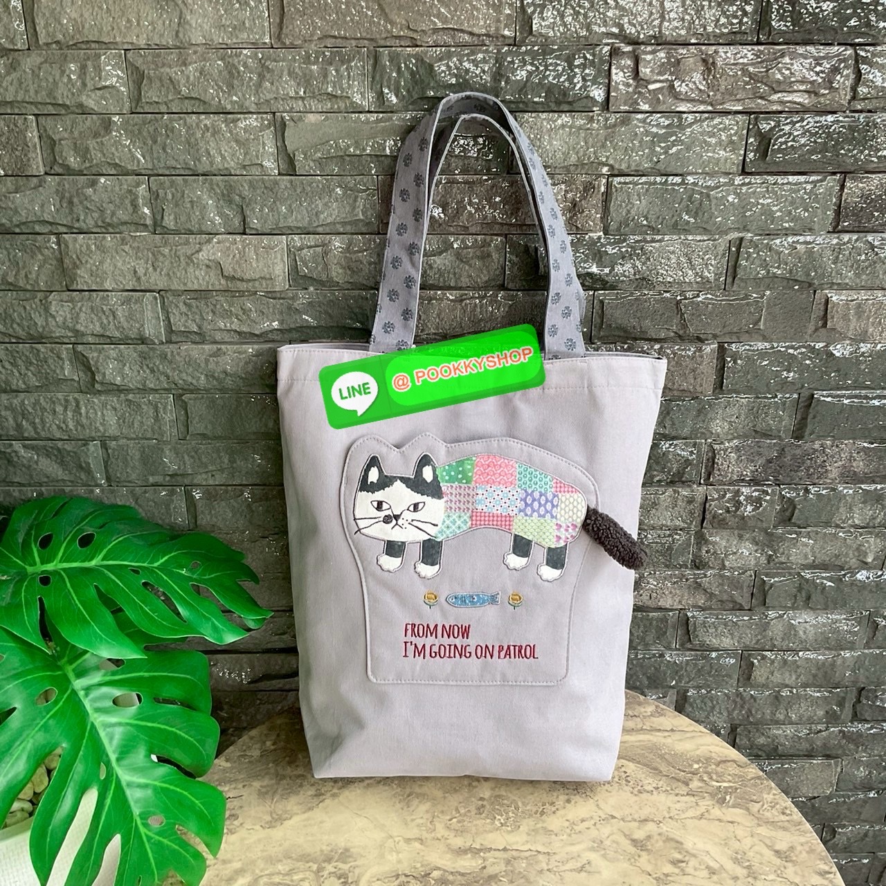 Japanese Kusuguru คุซูกุรุญี่ปุ่นแท้ กระเป๋าสะพายทรง Tote Matilda สะพายไหล่ ปักลายแมวขนนุ่มน่ารักมาก