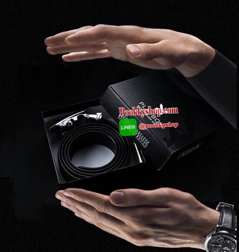 DON'T MISS! PLAYBOY MEN LEATHER BELT (Free Size) เข็มขัดหนังสีดำรุ่นสุดฮิตจาก Playboy หัวเข็มขัดโลหะดำตัดเงินปั้มโลโก้คุณภาพดีตามแบบฉบับของแบรนด์ดีไซน์คลาสสิคเข้าได้กับทุกชุดสามารถปรับได้หลายระดับ มาพร้อมกล่องแบรนด์สามารถมอบเป็นของขวัญได้ ไอเท็มนี้ M