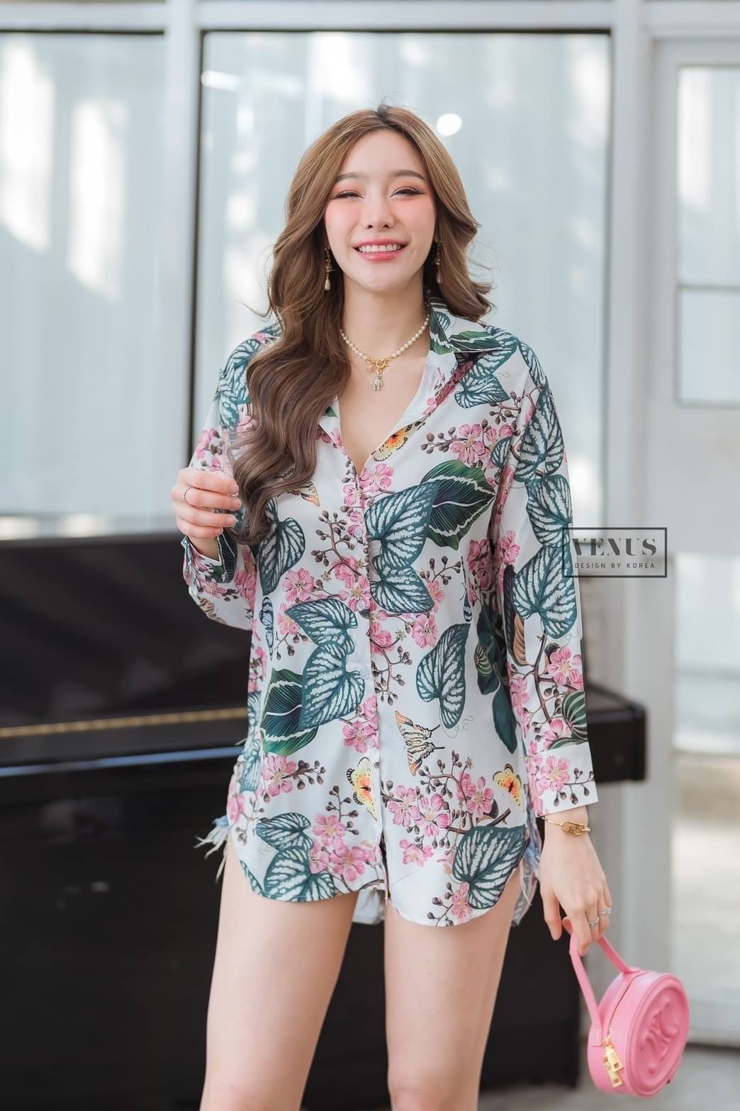 Restock 💚💚💚💚 I'm Lady By Venus Zara Shirt เสื้อเชิ๊ตทรงโอเวอร์ไซต์พิมพ์ลายใบไม้ งานสวนนะคะ ทรงปล่อยๆ แม๊ทกับกางเกงยีนขาสั้นก็สวยเป๊ะคะ