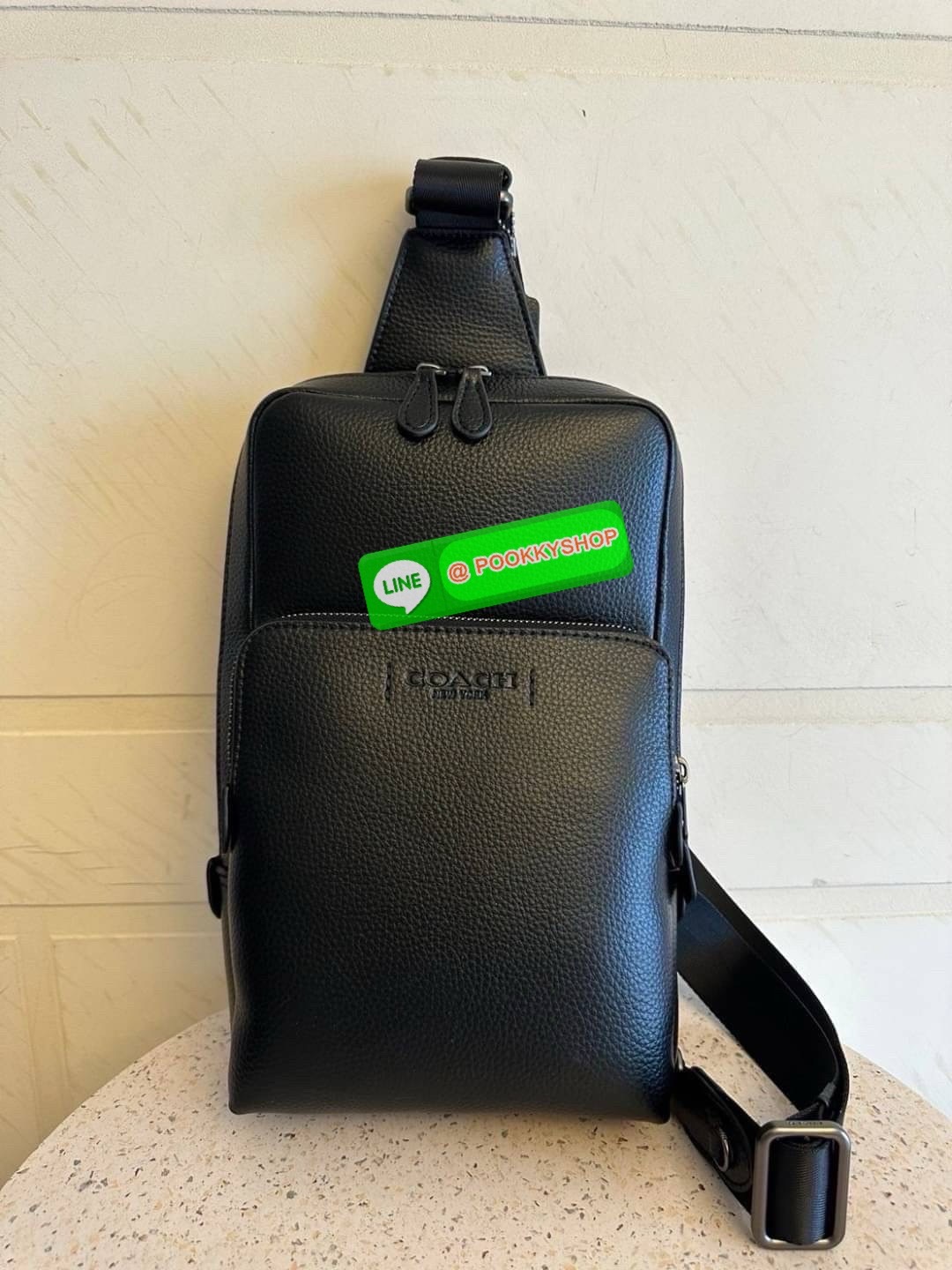 Coach C5331 Signature Gotham Pack กระเป๋า Sling Bag หนังเรียบหรู ใส่ได้ทุกวัน เท่แต่สุภาพในใบเดียว