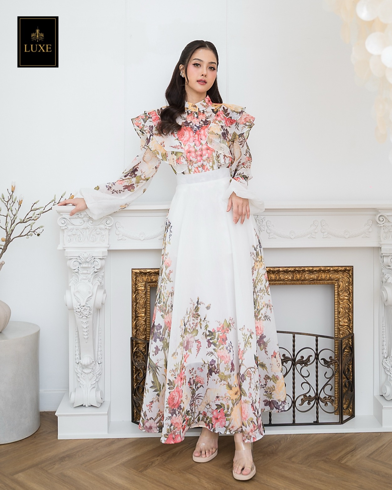 ชุดเซทแฟชั่น เซ็ตเสื้อคอกลมแขนยาว+กระโปรงยาว แต่งระบายตัวเสื้อหน้าและหลัง