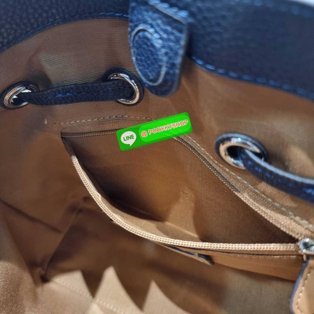 COACH CM091 ANDY CROSSBODY Details คอลสุดฮิต ดีไซน์สุดฮอต ให้สาวๆได้สวยหรู ดูแพงก่อนใคร กับกระเป๋าสะพายข้างขนาดกำลังสวย ดีไซน์ไม่เกร่อ มีดีเทลรูดเก็บปากกระเป๋า ปรับเปลี่ยนทรงได้เลย กิมมิคล้วนๆ ปากกระเป๋ามีกระดุมแม่เหล็กปิดกันของหล่นได้ ภายในโล่งกว้าง เลิศ