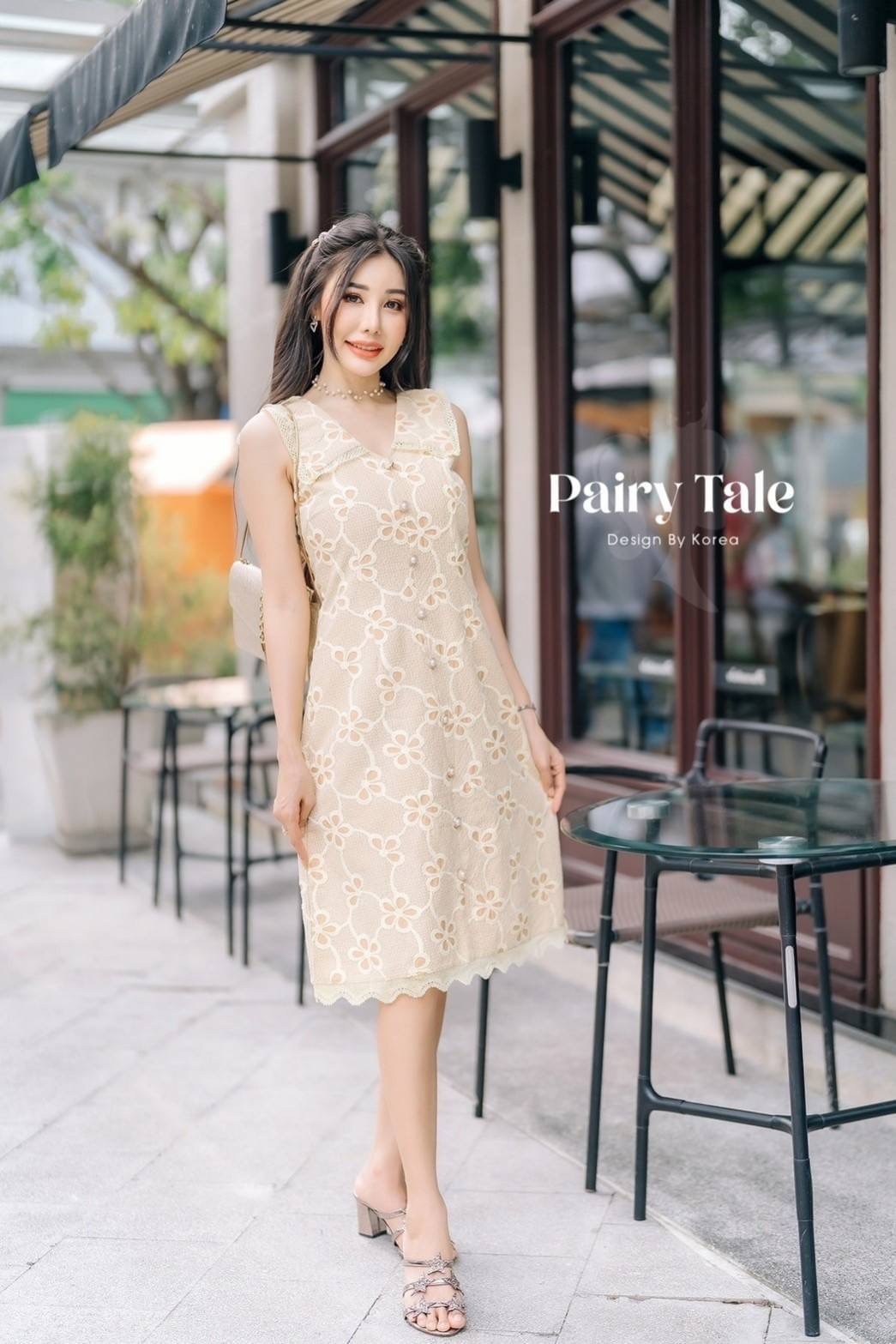 เดรสคอปกผ้าปักลายดอกไม้ฉลุลายสีเหลืองอ่อนๆ ขับผิวมากๆ ลายดอกไม้งานสวย เนื้อผ้าดีค่า ห้ามพลาดน้า