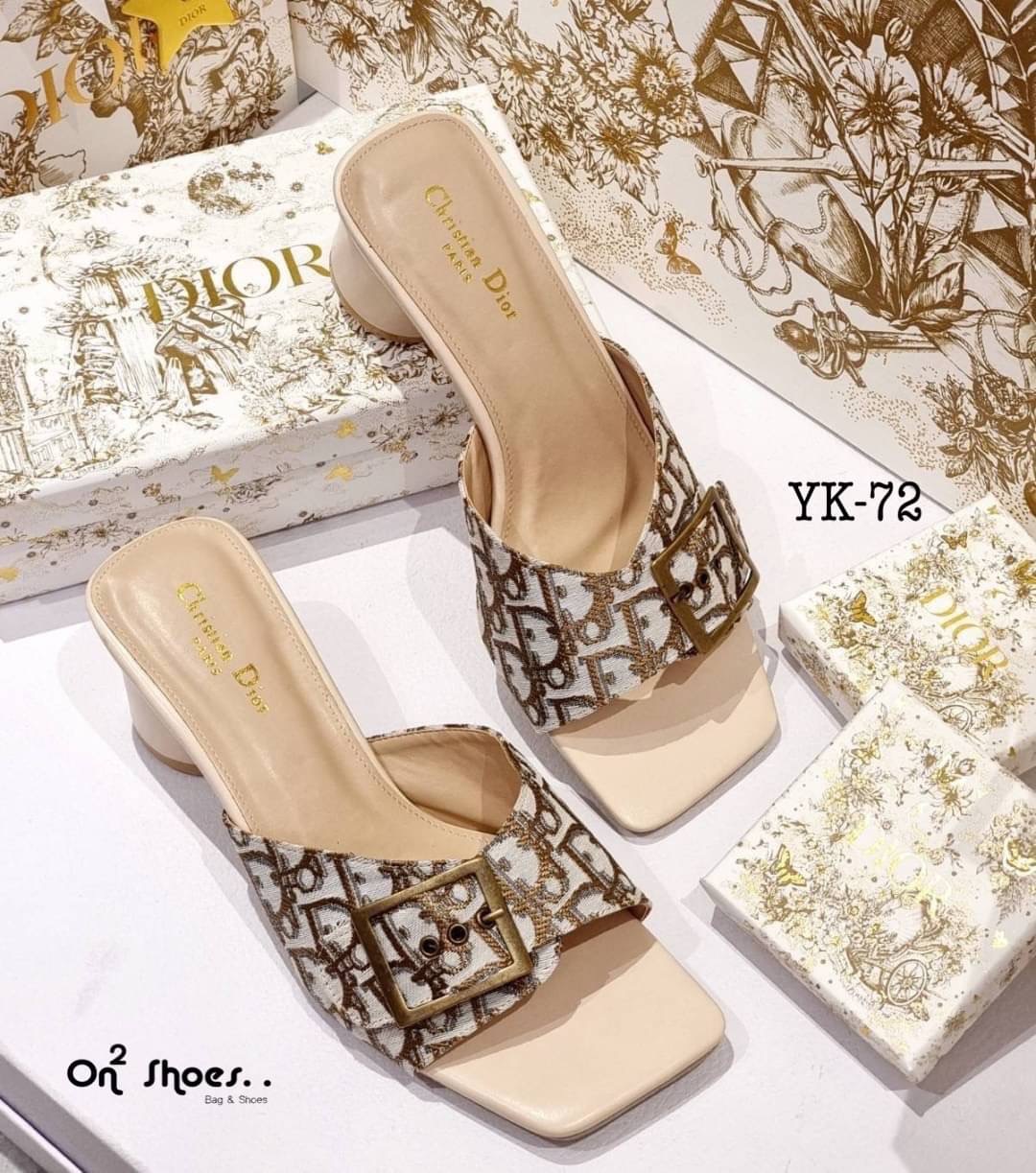 New รองเท้าส้นสูง Dior ดีไซน์ส้นกลมน่ารัก ด้านหน้าเป็นทรงเข็มขัดลายDior ส้นสูง2.5" กำลังดีใส่เดินง่ายค่ะมี 2 สี