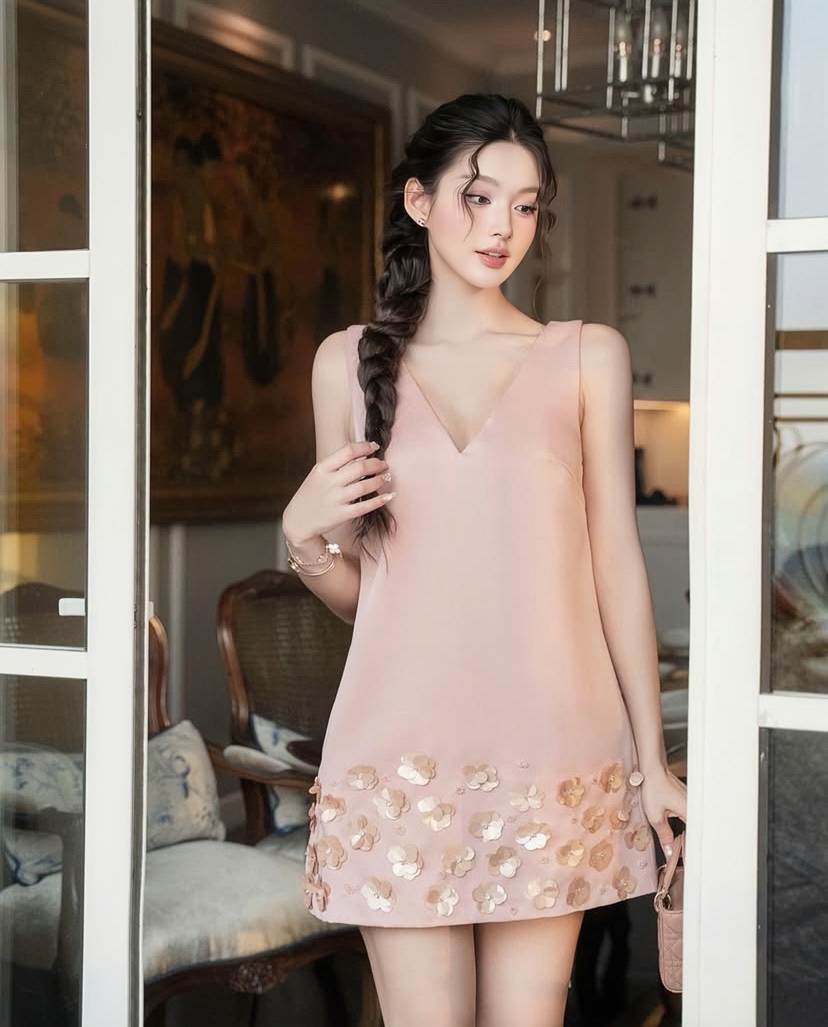 เดรสแฟชั่น มินิเดรสคอวี ผ้าซาตินเนื้อดี สีชมพูพาสเทล