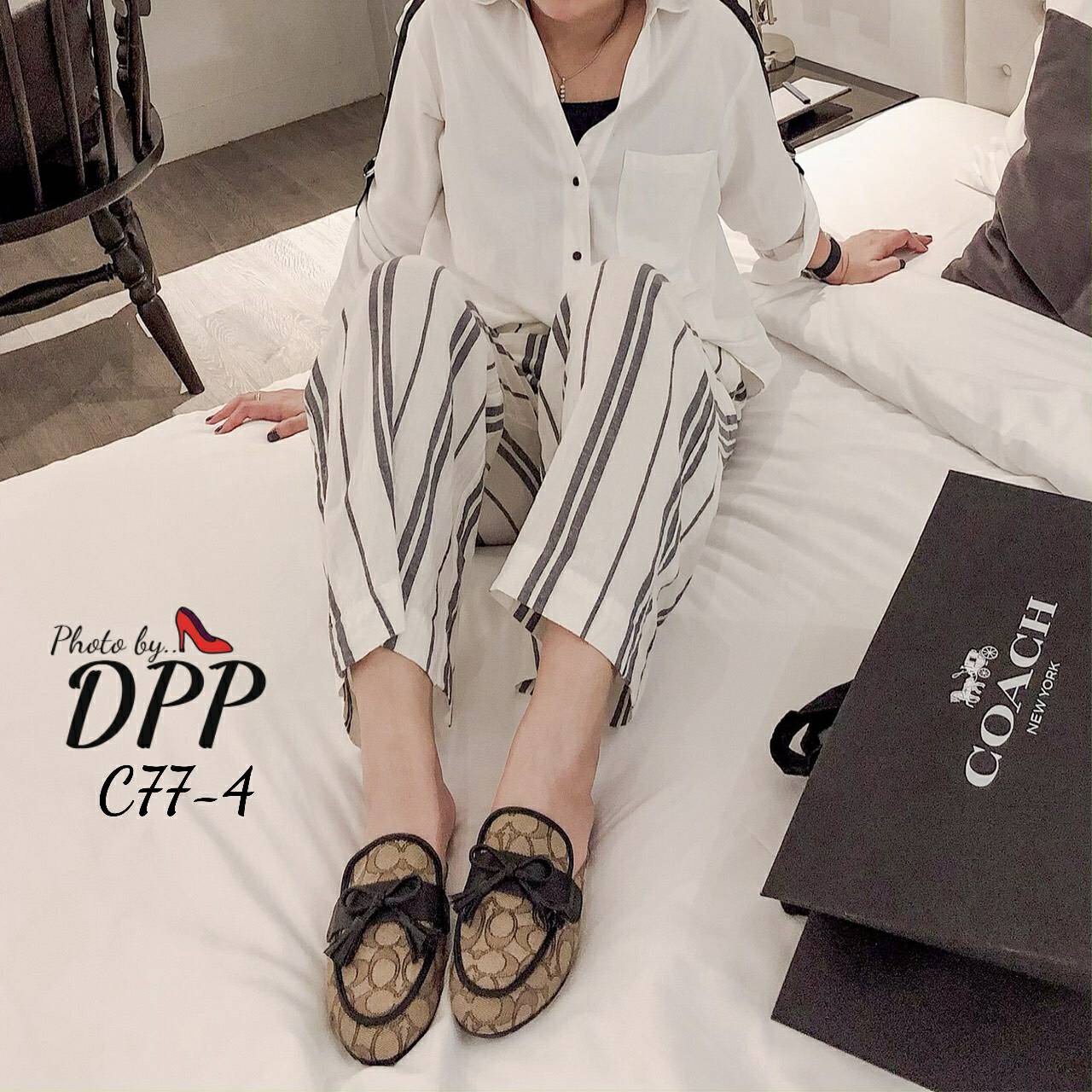 C77-4 พร้อมส่ง ตัวใหม่ hot hot ค้า รองเท้า coach ผ้าทอ ลายC งานสวย ไม่ใช่ผ้าสกรีนนะคะ งานชนช้อป ปั้มแบรนด์ collection ใหม่ปีนี้คะ (เพราะผ้าทอ จะเป็นผ้าเหมือนแท้ที่เอามาทำ กระเป๋าคะ ดีเทลผ้าสวยมาก) ที่สำคัญ