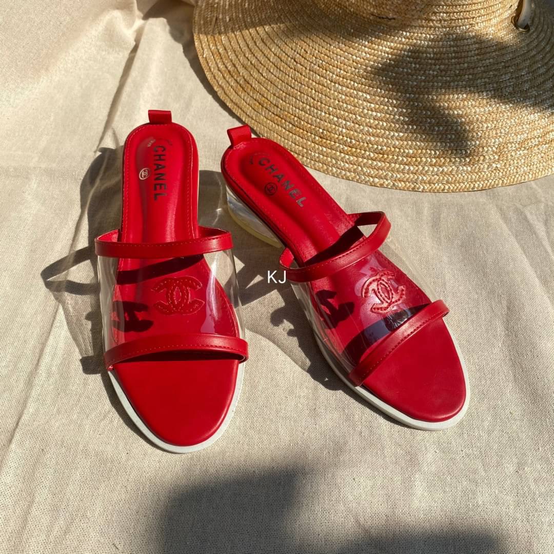 พร้อมส่ง แบบขายดี รีพีทรอบ 2 รองเท้าแตะส้นใส งานชนช้อปนะคะ chanel พื้นบุนุ่ม หน้าใสปักโลโก้ สวยมากคะ **ถ่ายจากสินค้าจริง***