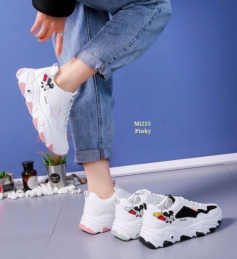 พร้อมส่ง Mi215 รอบ 2 ครบไซส์ ผ้าใบมิกกี้เมาส์ Mi215 งานนำเข้าแบบสวย งานดีมาก แบรนด์ suprem เพิ่มแบรนด์ Mickey ที่สาวๆชื่นชอบมาอีก แบรนด์หนักๆ ในราคาเบามากกก ผลิตจาก pu เกรดดีที่สุด ด้านในบุนิ่ม พื้นนิ่มมาก แต่งสีสวยเด่น ใส่เล่น หรือใส่วิ่งได้ ใส่กับชุดไหน