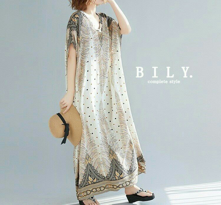 เข้าเพิ่มรอบ 5 !!!😱 NEW ARRIVAL Complete style by BILY. แมกซี่งานสวยตัวยาว งานคอวีตัวยาวพริ้วๆค่ะ ผ้าลื่นนุ่มทิ้งตัวดี แขนสั้นทอลวดลายกราฟฟิกสวยมาก สีสันครีมน้ำตาลทั่วตัวค่ะ ดูวินเทจรุ่นนี้ทรงสวยดีไซส์น่ารัก งานผ้าดีใส่สบายมากไม่ร้อนค่ะ