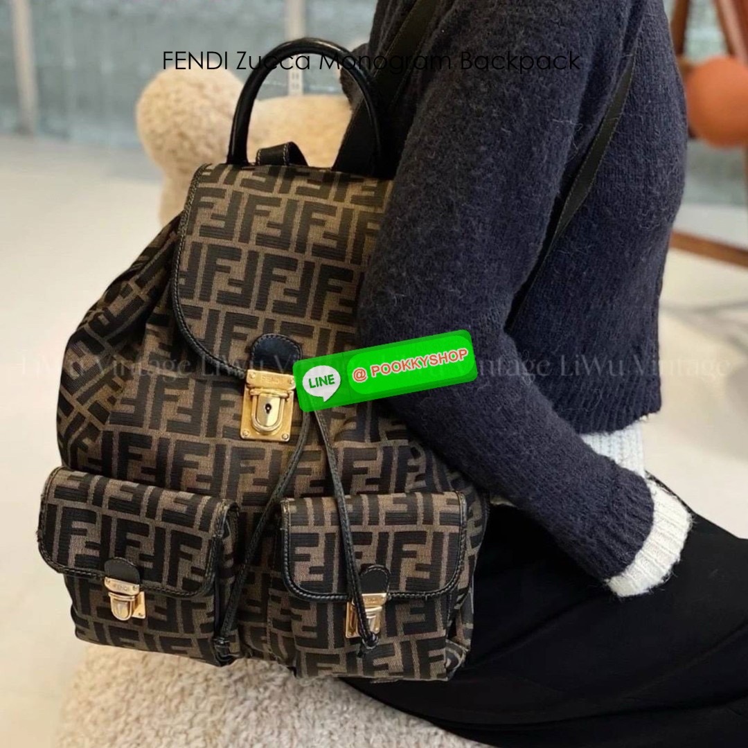 FENDI Zucca Monogram Backpack with 2 pocket กระเป๋าเป้ FF ใบใหญ่จุของได้เยอะ ภายในโล่งกว้าง พร้อมช่องใส่ของด้านหน้าสะดวกใช้งาน นานๆจะมีมาในรูปแบบเป้ให้ครอบครองกันค่า! วันไหนๆ ในไทยหรือ ตปท.ใบเดียวจบ!! สินค้าแนะนำนาทีทองนี้ สามารถใข้ได้ทุกๆวัน ไม่ว่าจะในไท