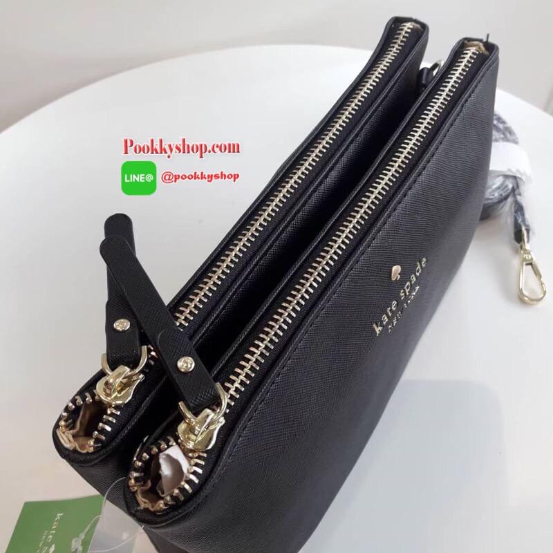BEST SELLER!! KATE SPADE 2 ZIPS CROSSBODY BAG กระเป๋าสะพายครอสบอดี้ ทรงน่ารัก เปิดปิดกระเป๋าด้วยซิป2ช่อง ด้านในมีช่องซิป อีกด้านมีช่องใส่ของ หนังนื่ม นุ่มมือ สายสะพายเลื่อนปรับระดับได้ สามารถใส่กปต.ยาว ได้พอดีน้าา บอกเลยว่า เริ่ดมากจริงๆ คุ้มค่าราคาที่สุด
