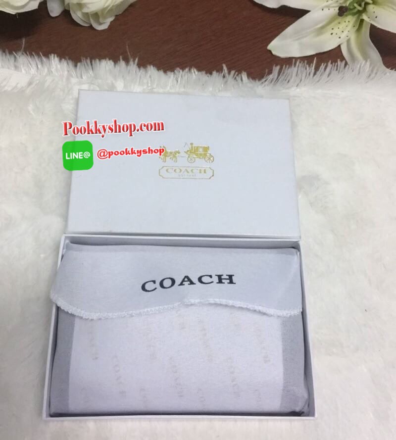 COACH รุ่น F32485 MEDIUM ENVELOPE WALLET IN SIGNATURE CANVAS (IMAA8s) กระเป๋าสตางค์สามพับ วัสดุ Siganture Coated Canvas เปิด-ปิดกระดุมแป๊ก ใส่บัตรได้มากกว่าสิบใบ ขนาดกำลังดี ดีไซต์โทนสีได้น่ารักมากๆ โลโก้สีทองประดับด้านหน้า น้ำหนักเบา สวยหรูตามสไตล์Coach
