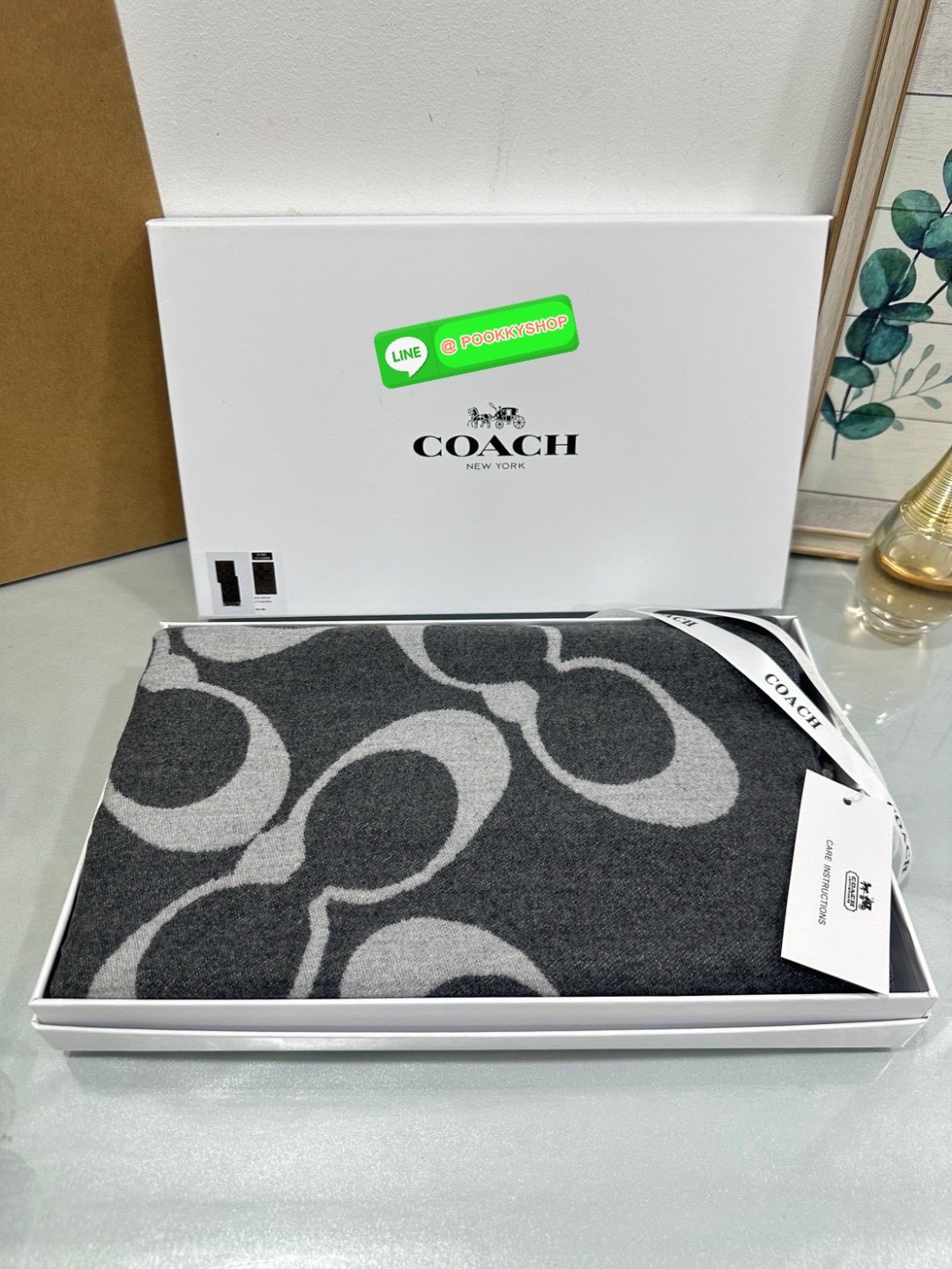 ðCoach Signature Silk and Wool Wrap Scarf ð 70% Wool and 30% Silk āļāđāļēāļāļąāļāļāļ Coach āļāļ·āļāđāļŦāļāđ āļāļāļŠāļąāļāļ§āđāļāļŠāļĄāđāļŦāļĄ āđāļāļ·āđāļāļāļļāđāļĄ āļĨāļēāļĒ Signature Coach Signature Silk and Wool Wrap Scarf Oatmeal