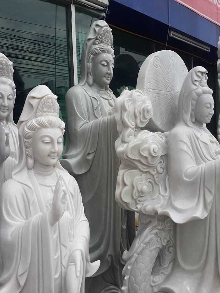เจ้าแม่กวนอิมหินอ่อนแกะสลัก ขนาด สูง 250เซนติเมตร