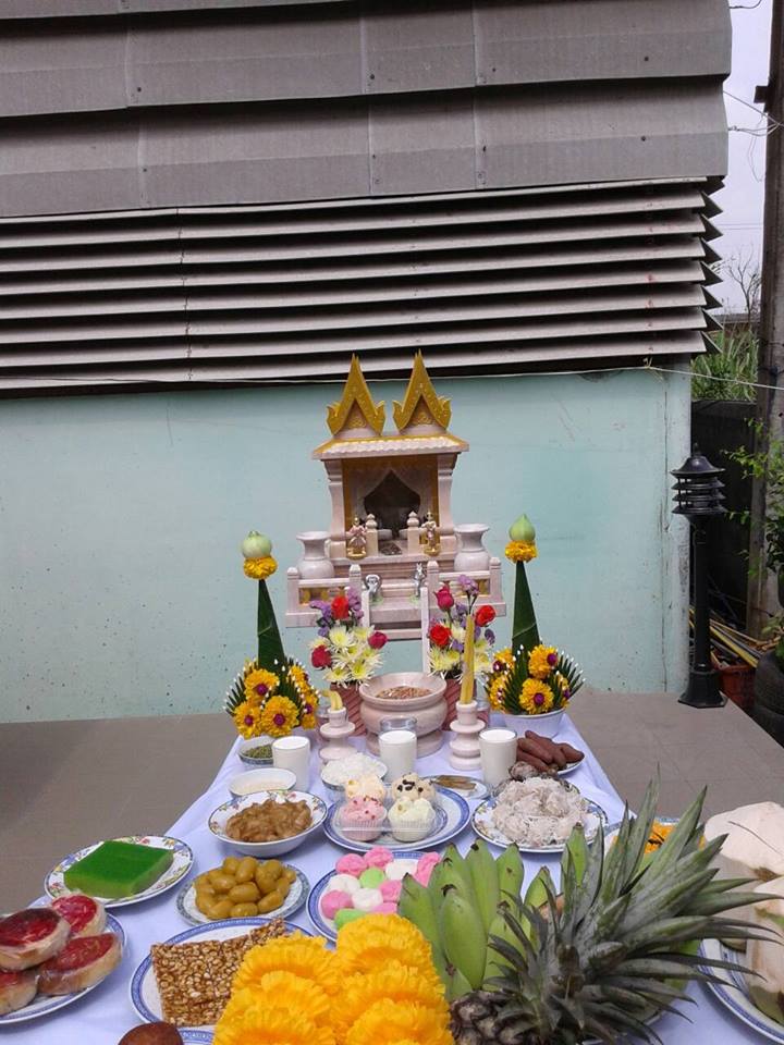 ศาลตายาย ขนาด ฐานกว้าง 60 ยาว 69 สูง 145 เซนติเมตร