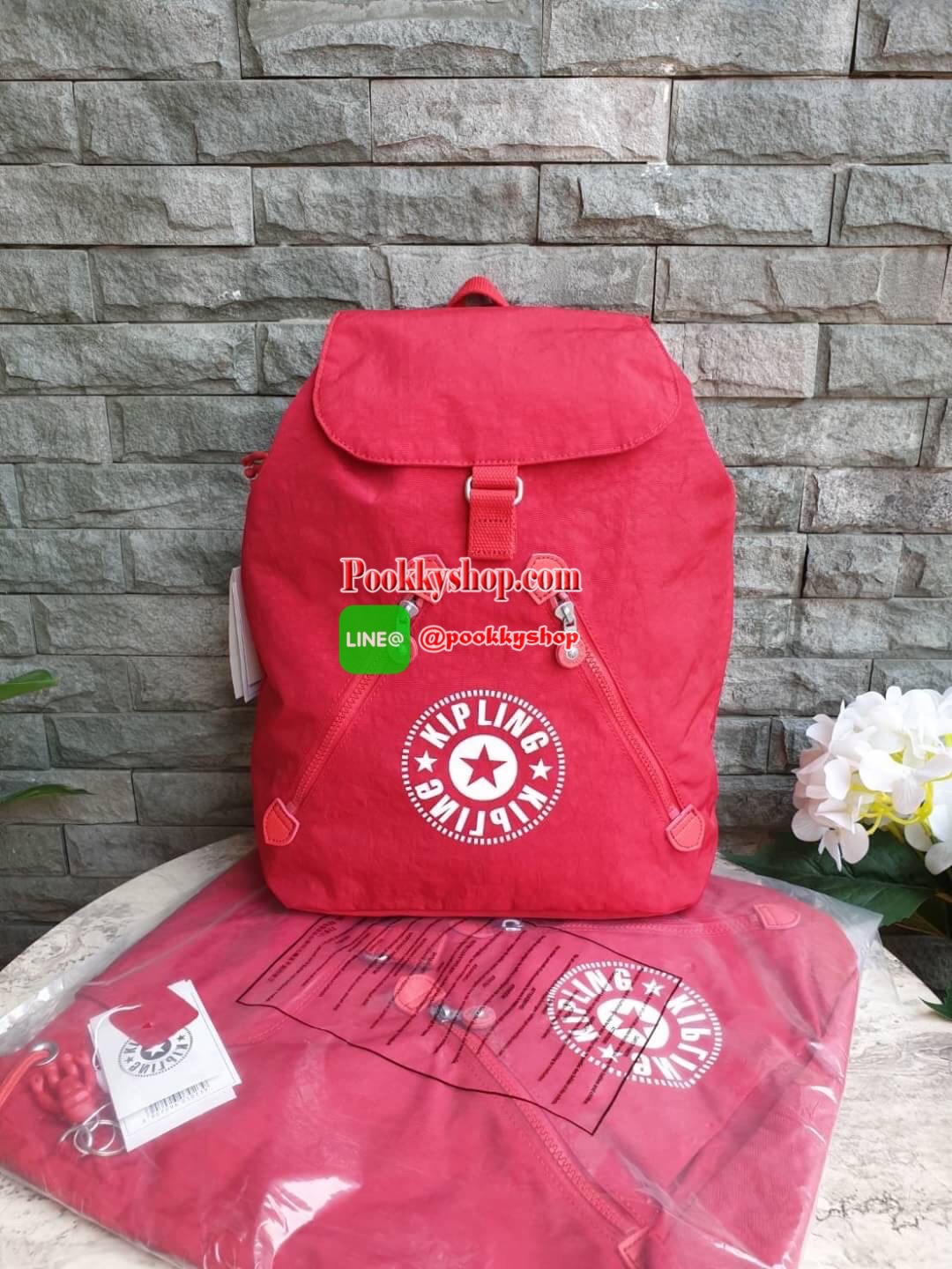 New Arrival Mochila Kipling Fundamental Active Tan Bl-Unico รุ่น K01374 Update แฟชั่นอย่างไม่สิ้นสุดด้วยกระเป๋าสะพาย จากแบรนด์ KIPLING มาพร้อมกับดีไซน์เก๋ สวยงาม โดเด่นเป็นเอกลักษณ์เฉพาะตัว ขนาดกำลังดี ผลิตจากวัสดุ Polyamide คุณภาพดี กันน้ำ แข็งแรง ทนทานต