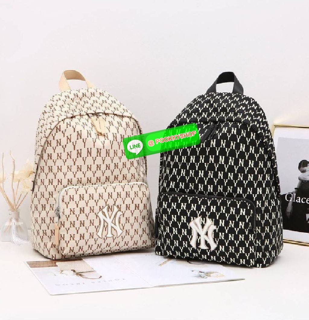 MLB เป้ใบใหญ่จุของได้เยอะมาก เหมาะสำหรับสะพายเดินทางไปเที่ยว หรือสะพายไปเรียนได้นะคะ สามารถใส่ iPad ได้