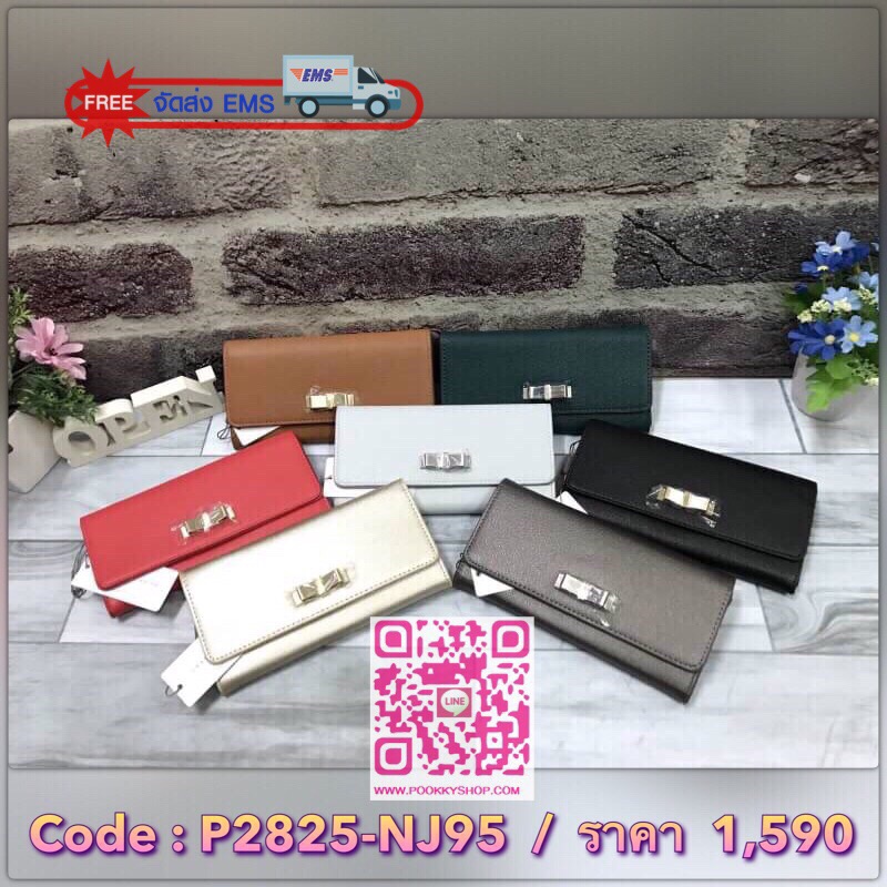 ถุงผ้าแบรนด์+สายโซ่) CHARLES & KEITH BOW DETAIL LONG WALLET กระเป๋าสตางค์ยาวหนังลายคาร์เวียร์ ด้านหน้าประดับด้วยโบว์อะไหล่สีทอง เปิด-ปิดด้วยกระดุมแม่เหล็ก ภายในมีช่องซิปใส่เหรียญ บัตร และช่องธนบัตร มาพร้อมสายโซ่ร้อยหนัง สามารถถอดออกได้ ความยาวสาย40cm คล้อ
