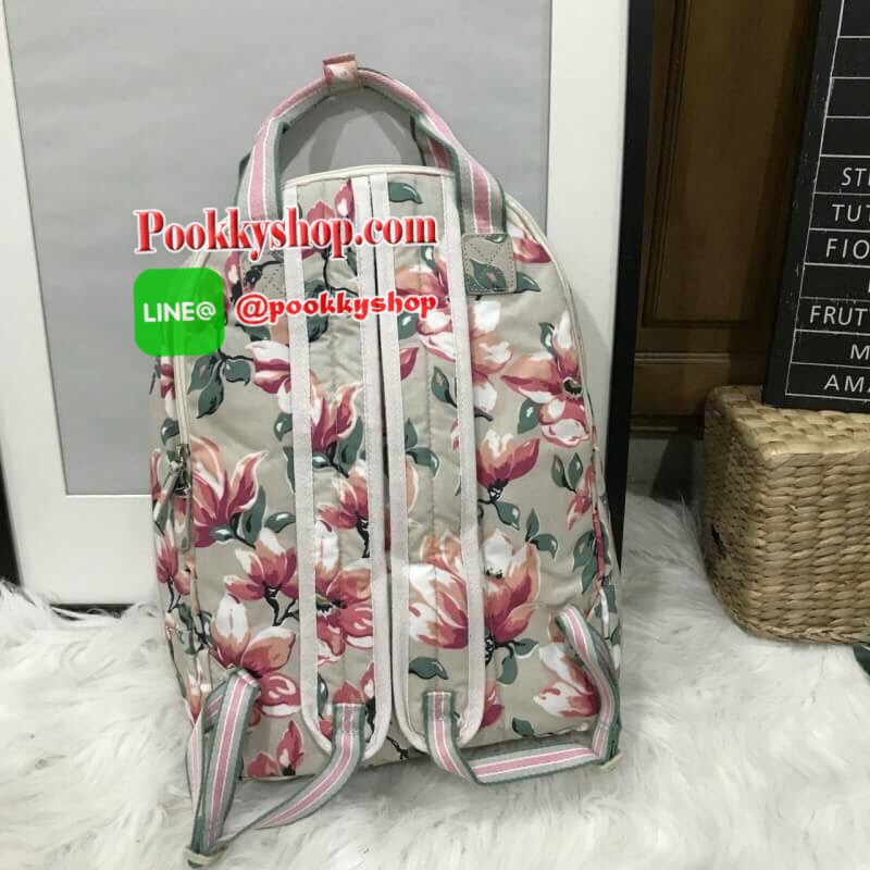 New Arrival cath kidston multi pocket backpack กว่าจะได้รุ่นนี้หายากมากๆนะค่า เพราะในช้อปก็มาเร็วไปเร็วค่า ใบนี้คุ้มมากๆเพราะว่ามีช่องหลักถึง 3 ช่องค่ะ ด้านหลังมีช่องแยกบุนุ่นอย่างดี สามารถใส่แลปท้อปได้ค่ะ ส่วนช่องกลางเป็นช่องสัมภาระใหญ่ แยกเป็นสัดส่วนค่ะ