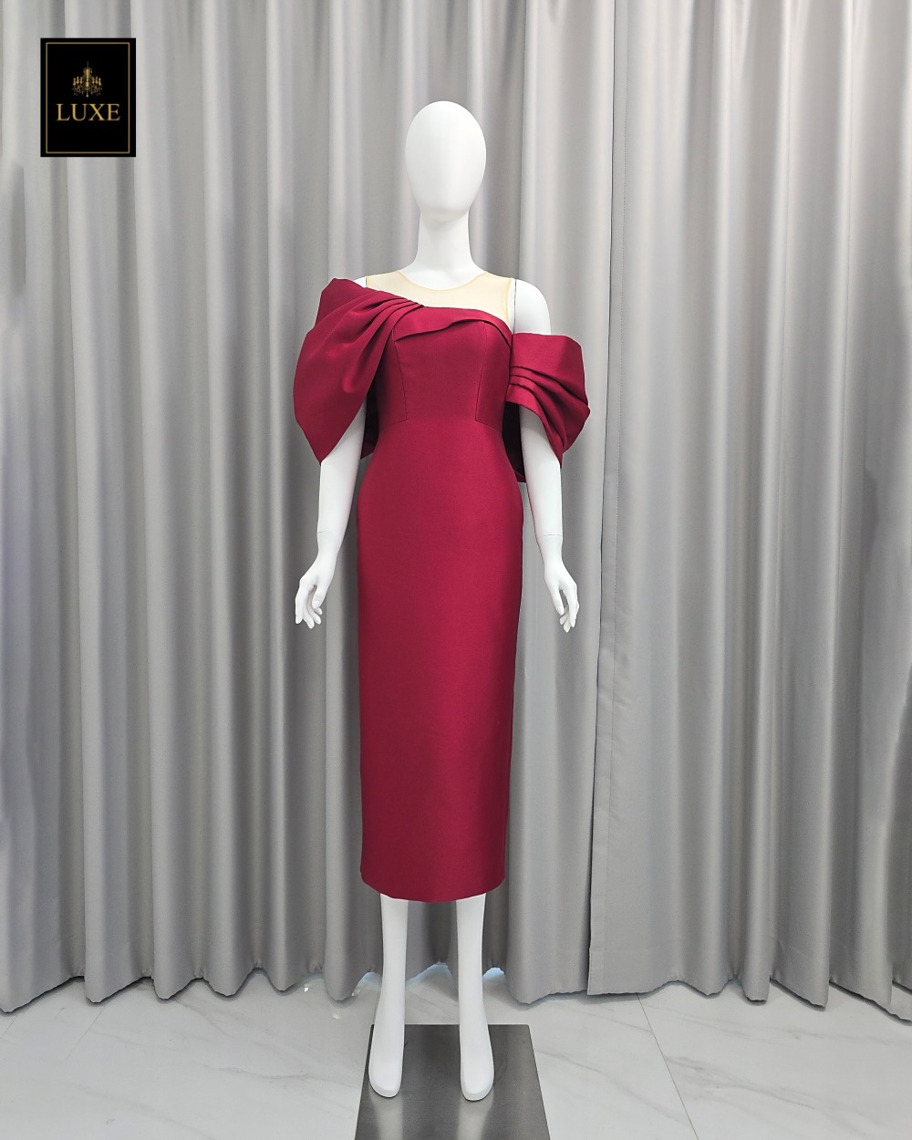 เดรสแฟชั่น มีดี้เดรสเสื้อคอกลมแขนกุด แต่งด้วยผ้าซีทรูสีนู้ด