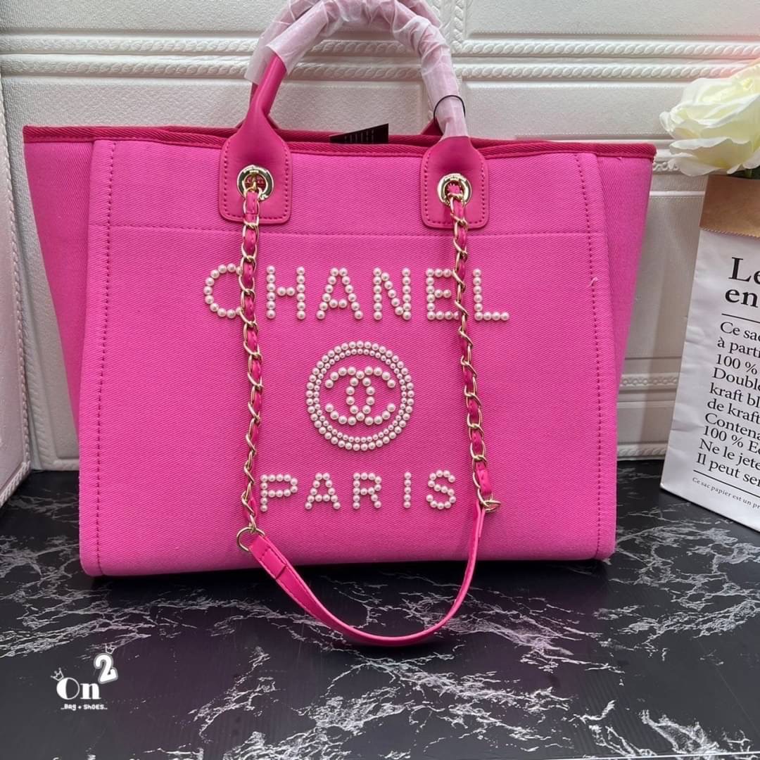 Chanel Bag Chanel ทรง tote หน้าปักมุกโลโก้แบรนด์ งานซิปใบใหญ่จุของได้เยอะ สาวๆนักช้อปห้ามพลาดน้า