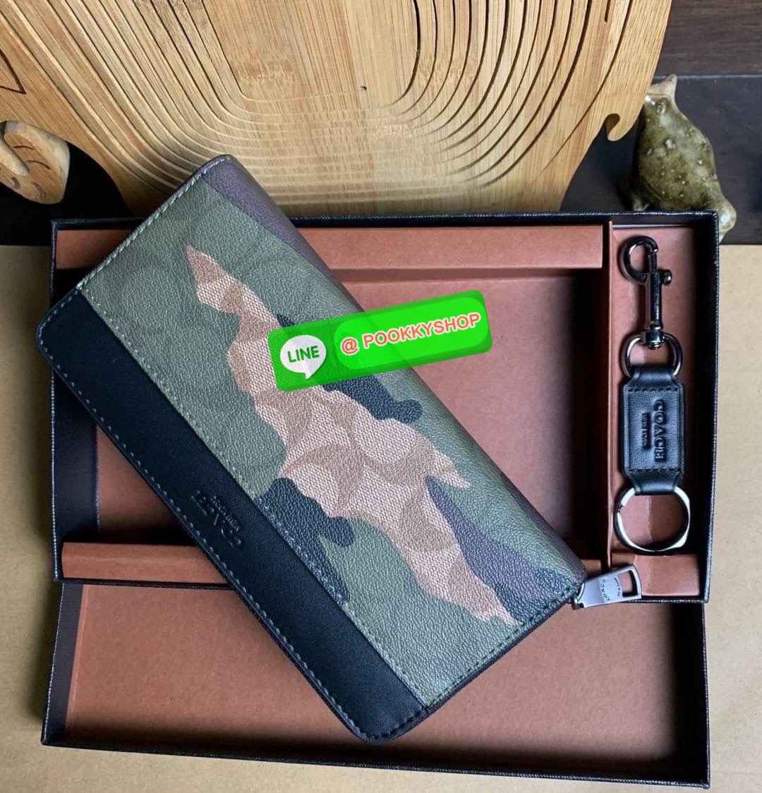 COACH ACCORDION ZIP WALLET IN SIGNATURE CANVAS กระเป๋าสตางค์ใบยาว ซิปรอบ ใช้งานง่าย ด้วยฟังชั่น ด้านใน ใส่บัตรได้จุใจ มีช่องซิปใส่เหรียญตรงกลาง โดนใจหลายๆคนไปเรียบร้อยและคลาสสิค เรียบหรูดูแพงตลอดกาล ยกให้รุ่นนี้เลย