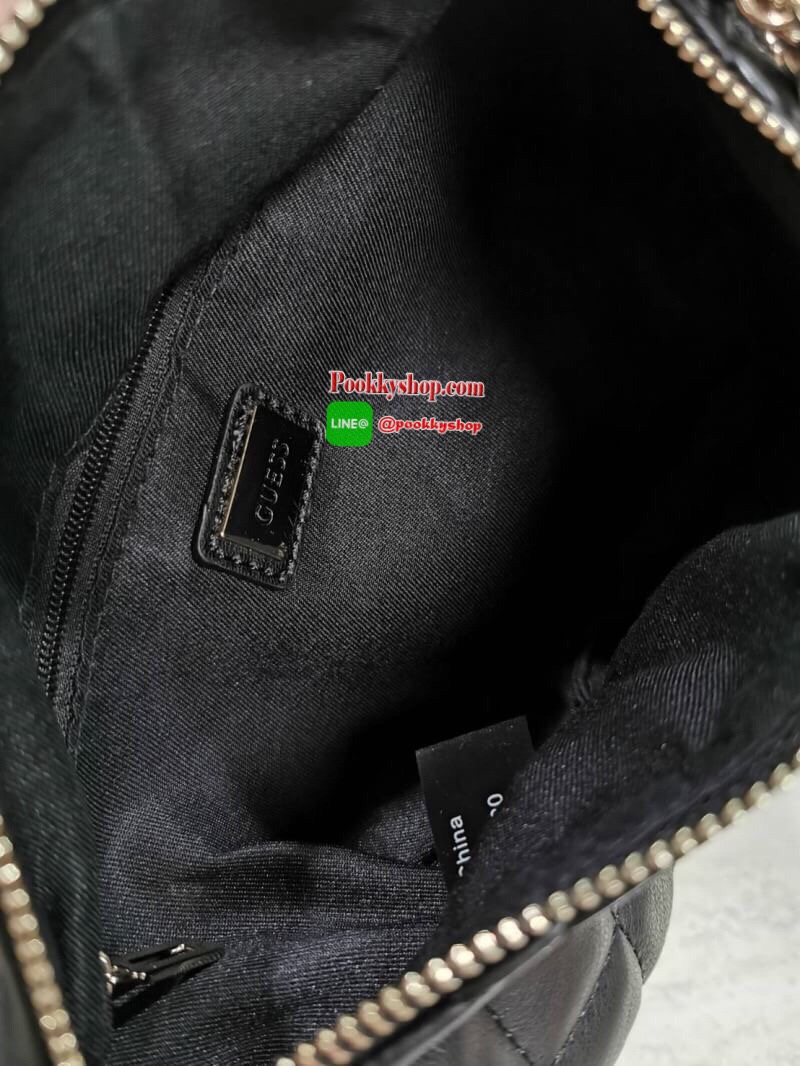 NEW ARRIVAL! Guess Kyli Fanny Pack Belt Bag 2019 กระเป๋าสะพาย/คาดเอว/คาดอกรุ่นใหม่ล่าสุดจาก GUESS FACTORY วัสดุหนังเเกะสังเคราะห์แบบนิ่มลายตารางเปิดปิดด้วยซิป ด้านหน้าประดับโซ่ห้อยโลโก้ดูมีดีเทล ด้านหลังมีช่องซิป ภายในมีโลโก้และช่องซิป สะพายได้หลายแบบไม่จ