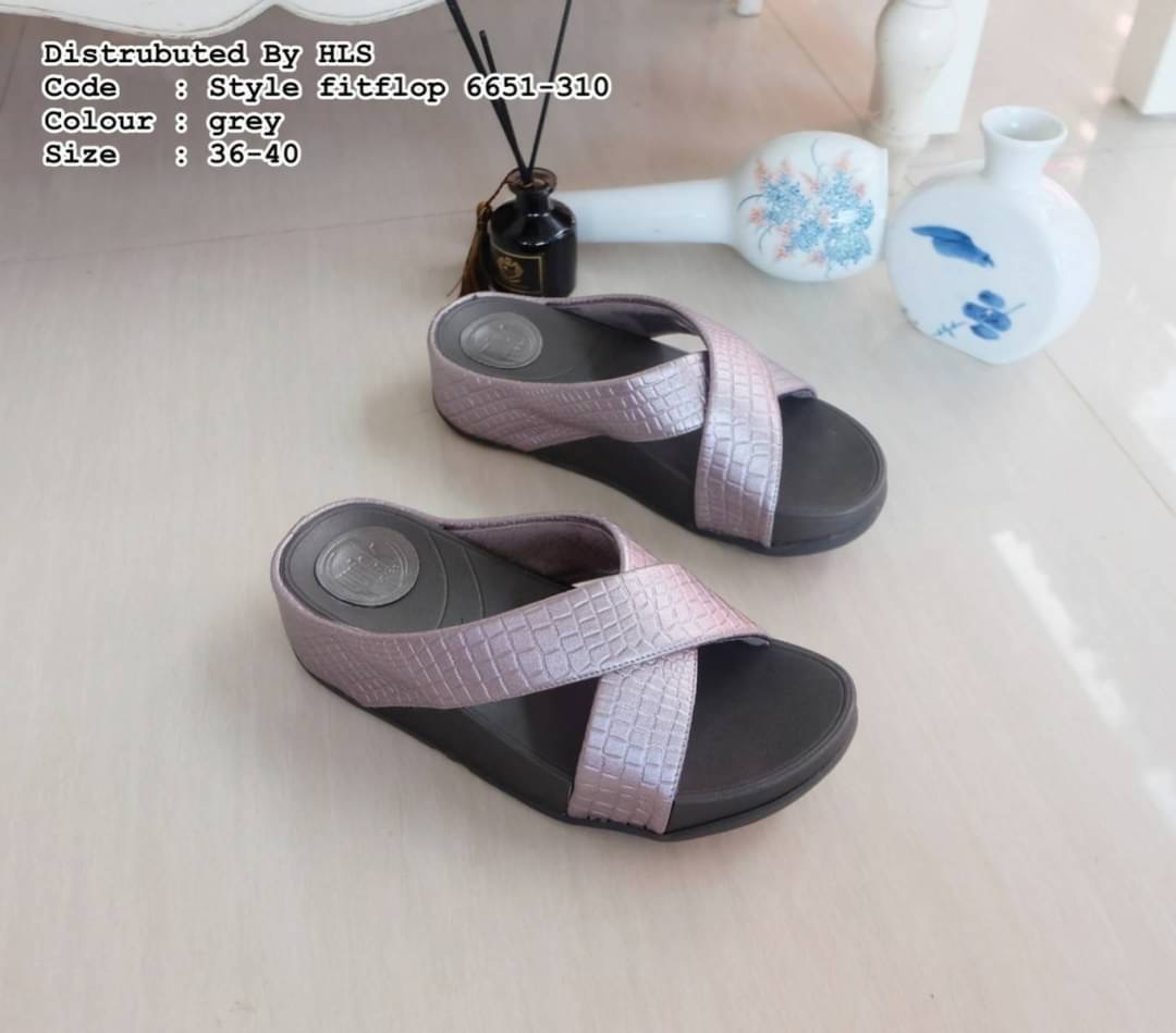 🤎🤎แบบใหม่ มาแล้วคะ พร้อมส่งคร่าา !! แบบรองเท้าสุขภาพ style fitflop สูง 2" ทรงสวมสายไขว้ สีพื้นเรียบหรูเก๋ๆ สวยมาก และนิ่มมากกก สวยหรูมากๆ พื้นโครตนิ่มมมๆ ใส่สบายๆชิวๆ