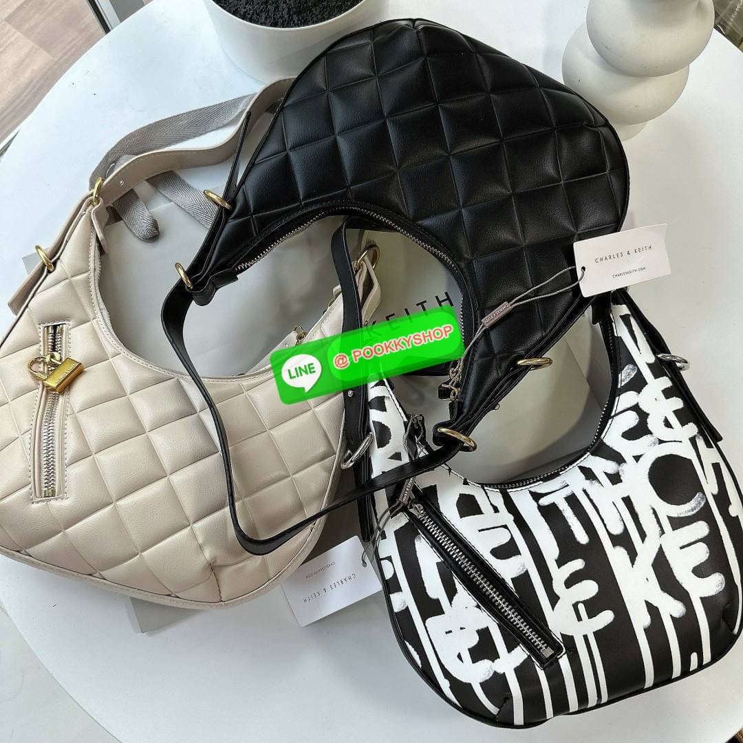 Charles&Keith แท้ Outlet ทรง hobo ใช้ได้ 2 แบบ ถือได้ สะพายได้