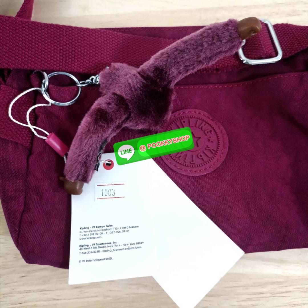 KIPLING Mini Crossbodybag กระเป๋าสะพายข้างขนาดกะทัดรัด ผลิตจากวัสดุ Nylon + ซับใน Polyester100% มีช่องใช้งานแยกย่อยมากถึง 4 ช่อง -ด้านหน้ามีช่องซิป 2 ช่อง -ช่องหลักโล่ง กว้าง จุของใช้ได้เยอะ -ด้านหลังมีช่องซิปอีก 1 ช่อง มาพร้อมพวงกุญเเจลิง สายสะพายยาวสมาร