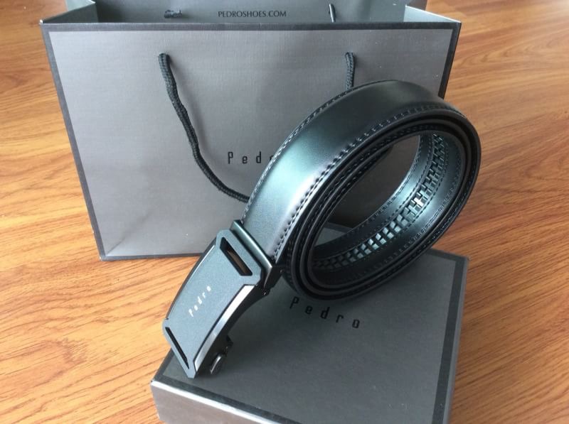 DON'T MISS! PEDRO MEN LEATHER BELT (Free Size) เข็มขัดหนังรุ่นใหม่ล่าสุดจาก PEDRO MEN หัวเข็มขัดโลหะอะไหล่ดำ แบบเรียบ โลโก้แบรนด์ที่หัวเข็มขัด คุณภาพดีตามแบบฉบับของแบรนด์ สายเข็มขัดหนังเรียบสีดำ สายปรับใช้เข้าได้กับทุกชุด มาพร้อมกล่องและถุงกระดาษแบรน