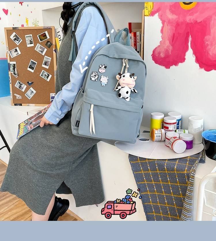 รุ่นใหม่ พร้อมส่ง!!!!!!! Angus backpack ต้อนรับปีวัวกับเป้น้องวัวแองกัส รุ่นนี้แถมฟรี! เข็มกลัด3ชิ้นตามภาพ และพวงกุญแจตุ๊กตาวัวทุกใบ