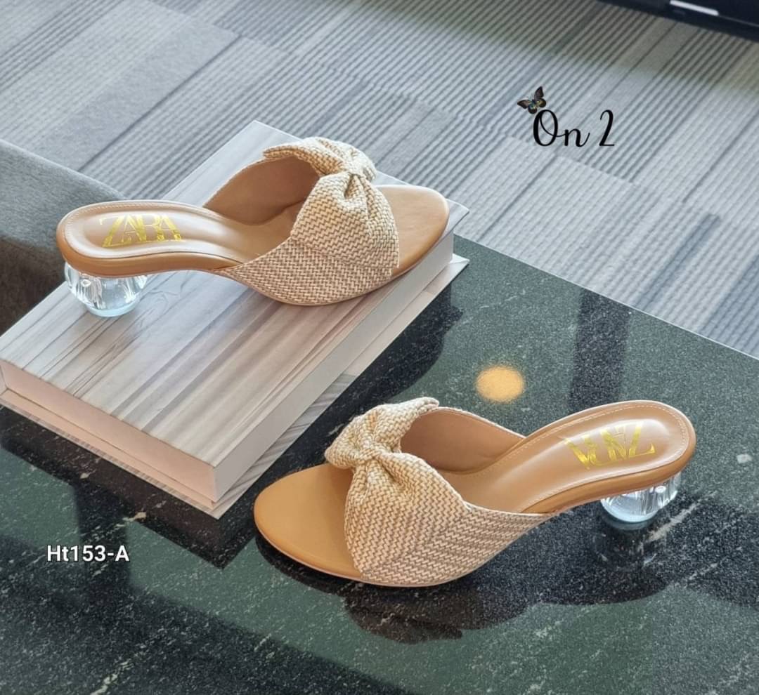 New arrival แบบมาใหม่ค่ะ Zara ส้นแก้ว ผ้ากระสอบโบตัวใหม่ งานดีมากกก งานแนวนี้ คือ ปังมาก กระสอบปีนี้ต้องให้ นางค่ะ น่ารักมากกกก ดีเทลสวยเป๊ะ เป็นส้นมาสองแบบนะคะเป็นแก้วกลมและแก้วเหลี่ยมน่ารักมากกก