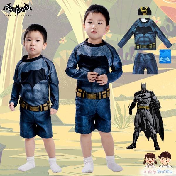 (สำหรับเด็กอายุ 6เดือน-14 ปี) ชุดว่ายน้ำเด็กผู้ชาย Bat man มาพร้อมกับเสื้อแขนยาวสกรีนโลโก้ แบทแมน กางเกงขาสั้น มาพร้อมหมวกว่ายน้ำและถุงผ้า สุดเท่ห์ ใส่สบาย ลิขสิทธิ์แท้