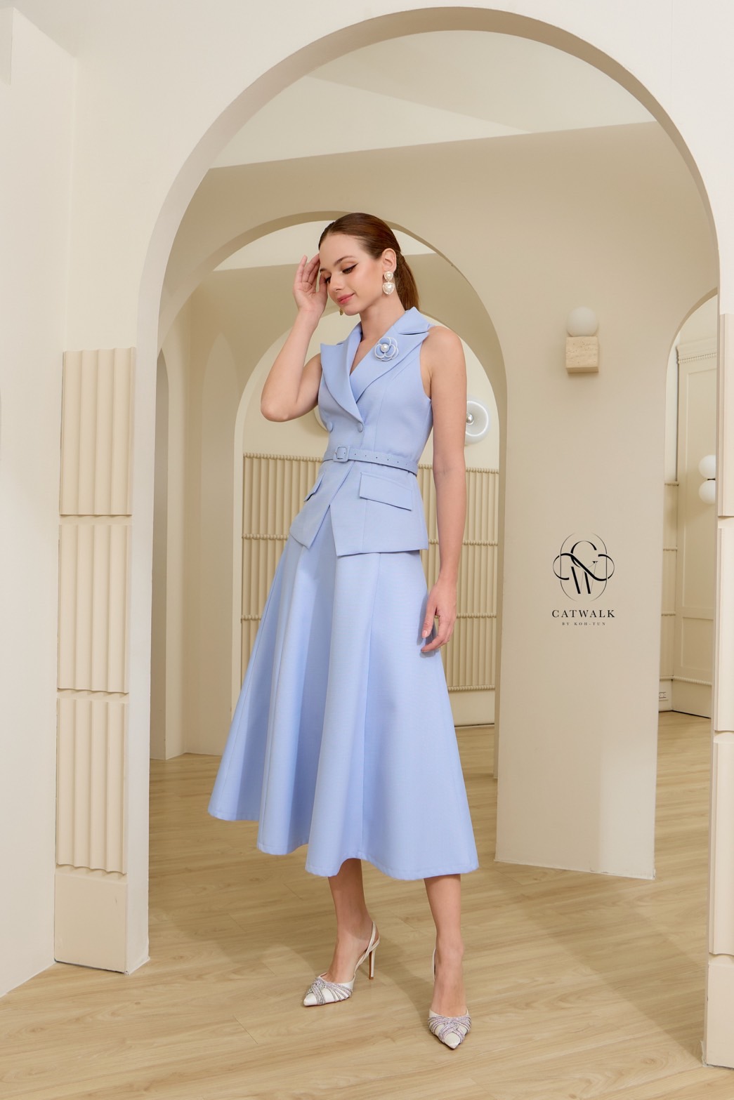 ชุดเซทแฟชั่น เซตสูทแขนกุดเข็มขัด+กระโปรงทรงย้วย เนื้อผ้าเกรดเอ ผ้าทอมีลายในตัว