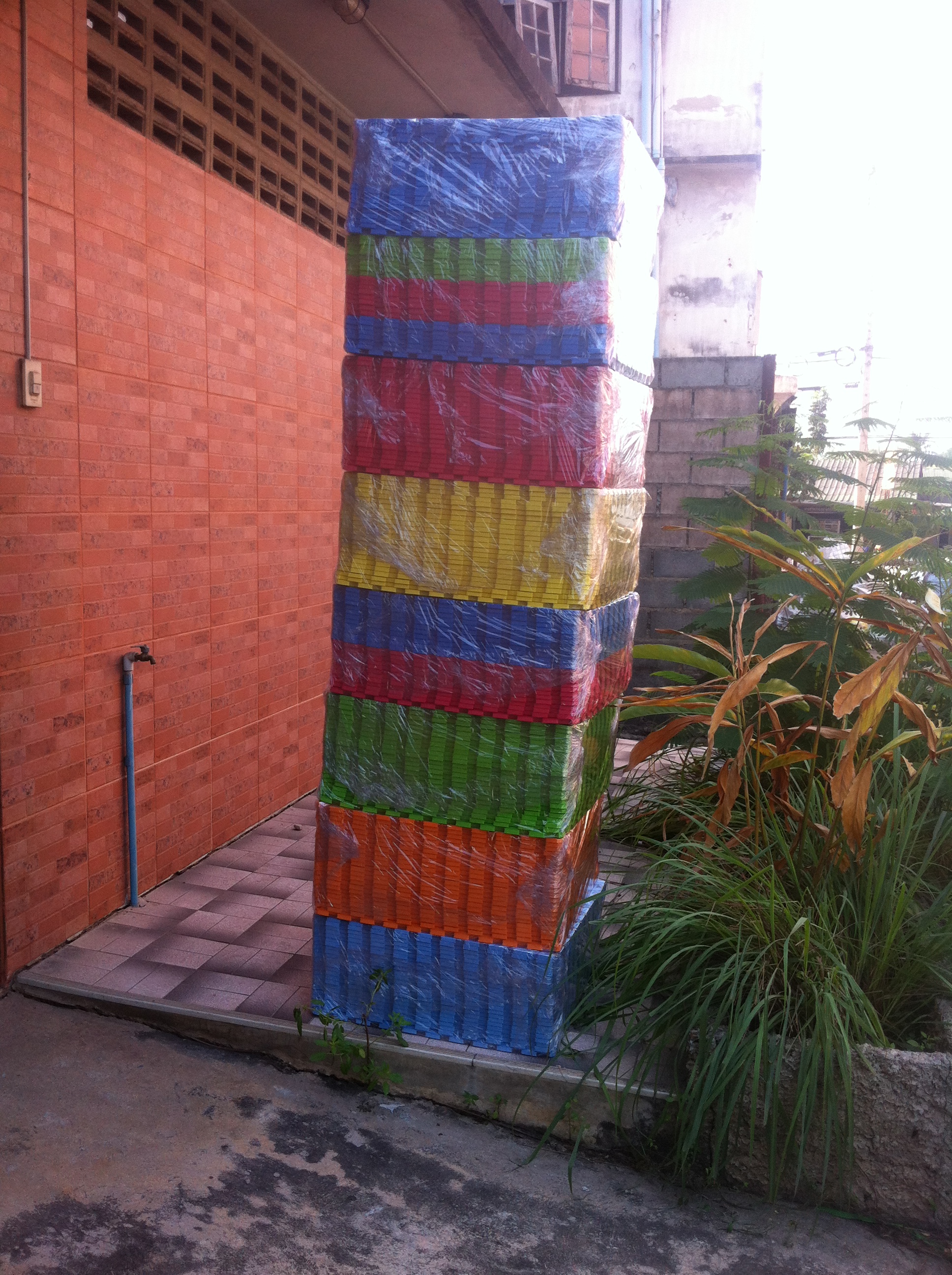 แผ่นยางปูพื้นจิ๊กซอ ขนาด 60 X 60 cm. ความหนา 10 มม.