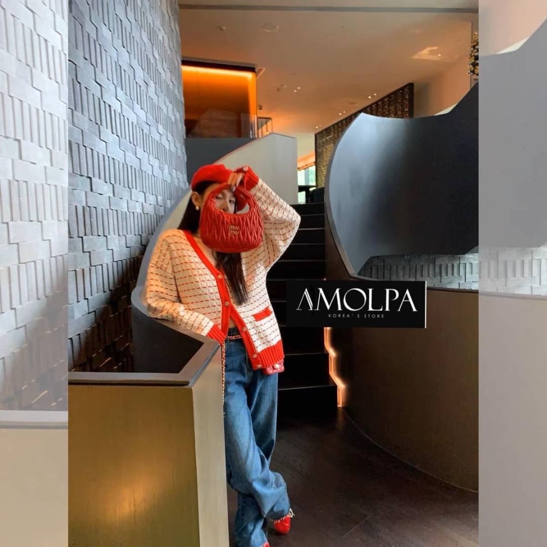 CARDIGANS CHANEL KNIT SS22 งานสวยยยยยสุดดด ปังงง ชนช๊อป สวยจี๊ดดดด .... พร้อมส่ง!! CARDIGANS CHANEL KNIT 2022SS เนื้อผ้าดีม๊ากกกก ผ้าใส่สบายมากกกก ห้ามพลาดเลยนะคะ ใส่สบายสุดๆ !! งานสวยงานดีต้องแบรนด์AMOLPA เท่านั้น !!