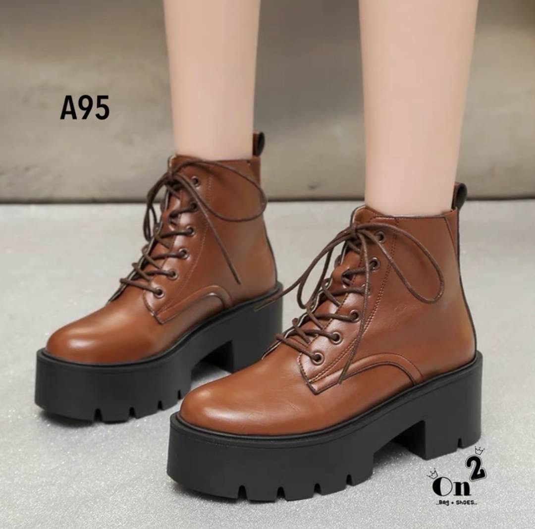 ลุคสนามบินออกบ้านทั้งทีรองเท้าต้องไม่ธรรมดาคร่า บูทส้นตึก เที่ยวเขา แค้มป์ปิ้งเดินป่า เช็คอินรีสอท หรือคาแฟ่สวยๆฟิวเมืองนอกเกร๋ๆ ถ่ายรูปสวยมากกและที่สำคัญบูทคู่นี้สวยแมทช์กับชุดได้ง่ายมากๆค่ะ