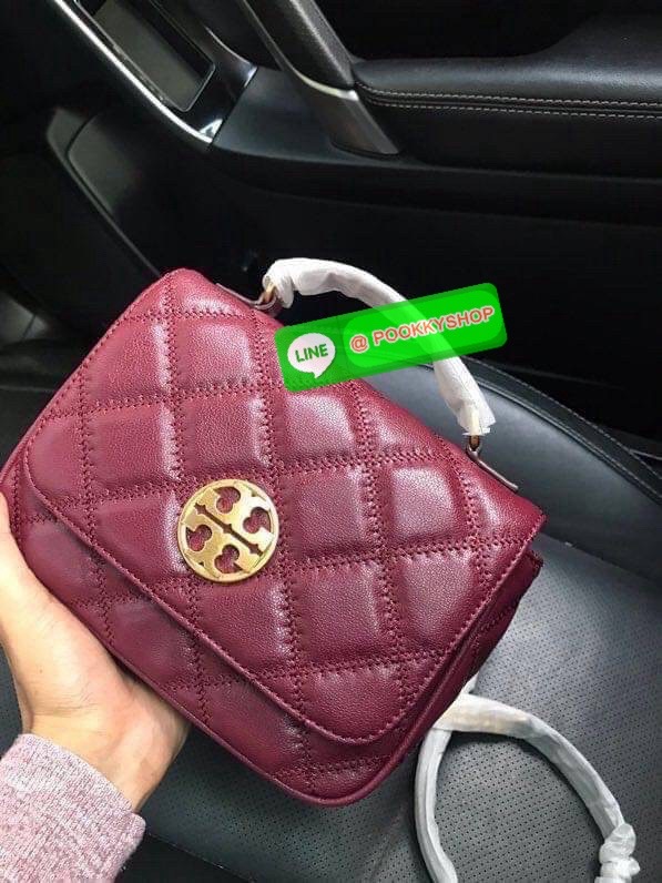 🖤 Tory Burch Willa Mini Top Handle Bag💚 • กระเป๋าหนังแท้เย็บลาย Diamond Quilt พร้อมโลโก้ Tory Burch สีทองกลางใบ • ทรง Mini Top Handle ถือได้ สะพายได้ สายโซ่ทองถอดได้ ปรับเป็น crossbody ได้สบาย