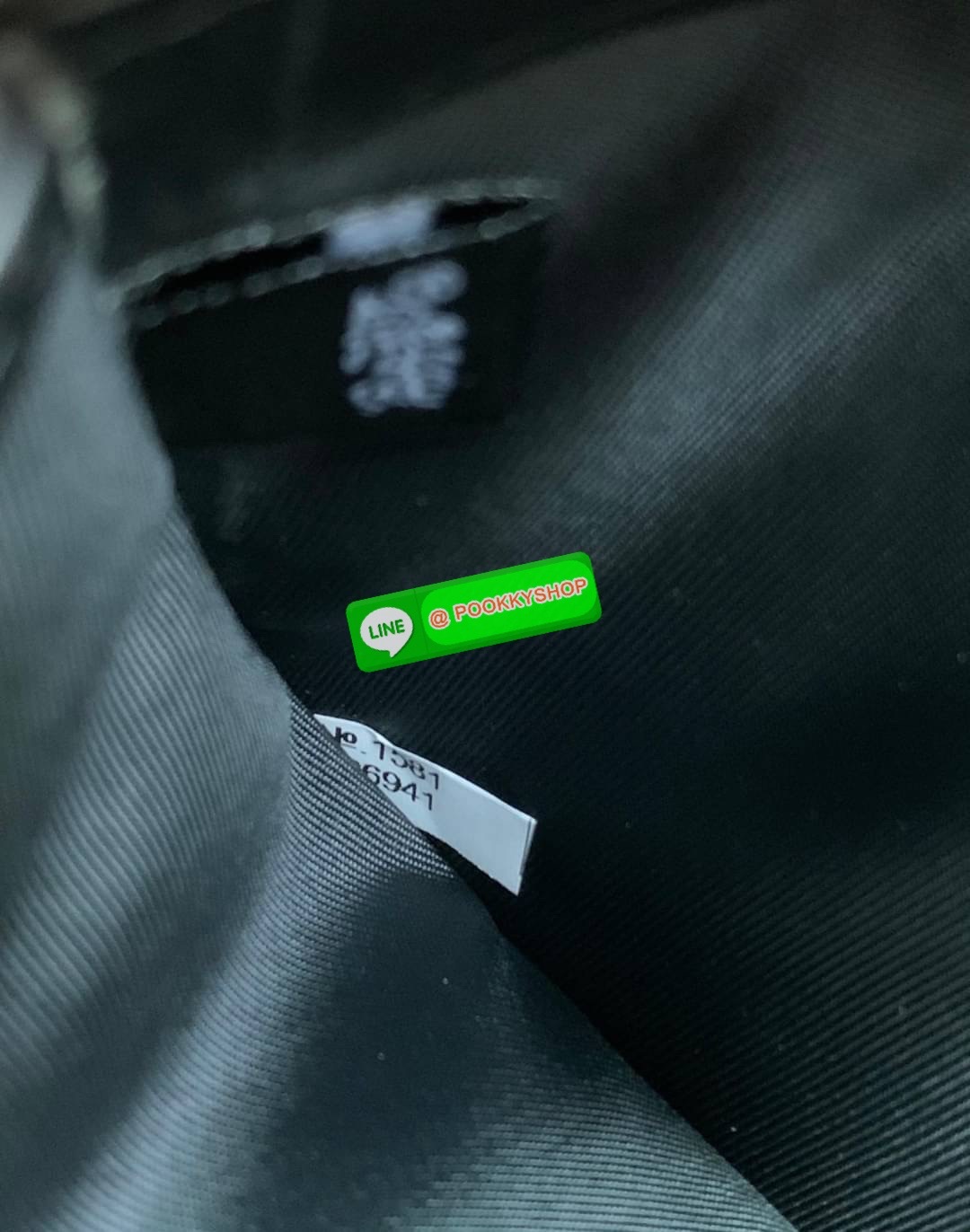 COACH SNAP WALLET ((8704//6941)) 🌍พร้อมส่ง ห้ามพลาด ก่อนหมดค่ะ! ✔️กระเป๋าเงินใบสั้น หนังแท้ แต่ละสีปริ้นลายได้สวยงาม แตกต่างกันไปค่ะ ✔️เปิด-ปิดกระเป๋าแบบกระดุม ภายในมีช่องใส่ธนบัตรตามยาว และช่องเสียบบัตร5ช่อง//มีช่องซิปแยกฝั่งห้อยด้ว