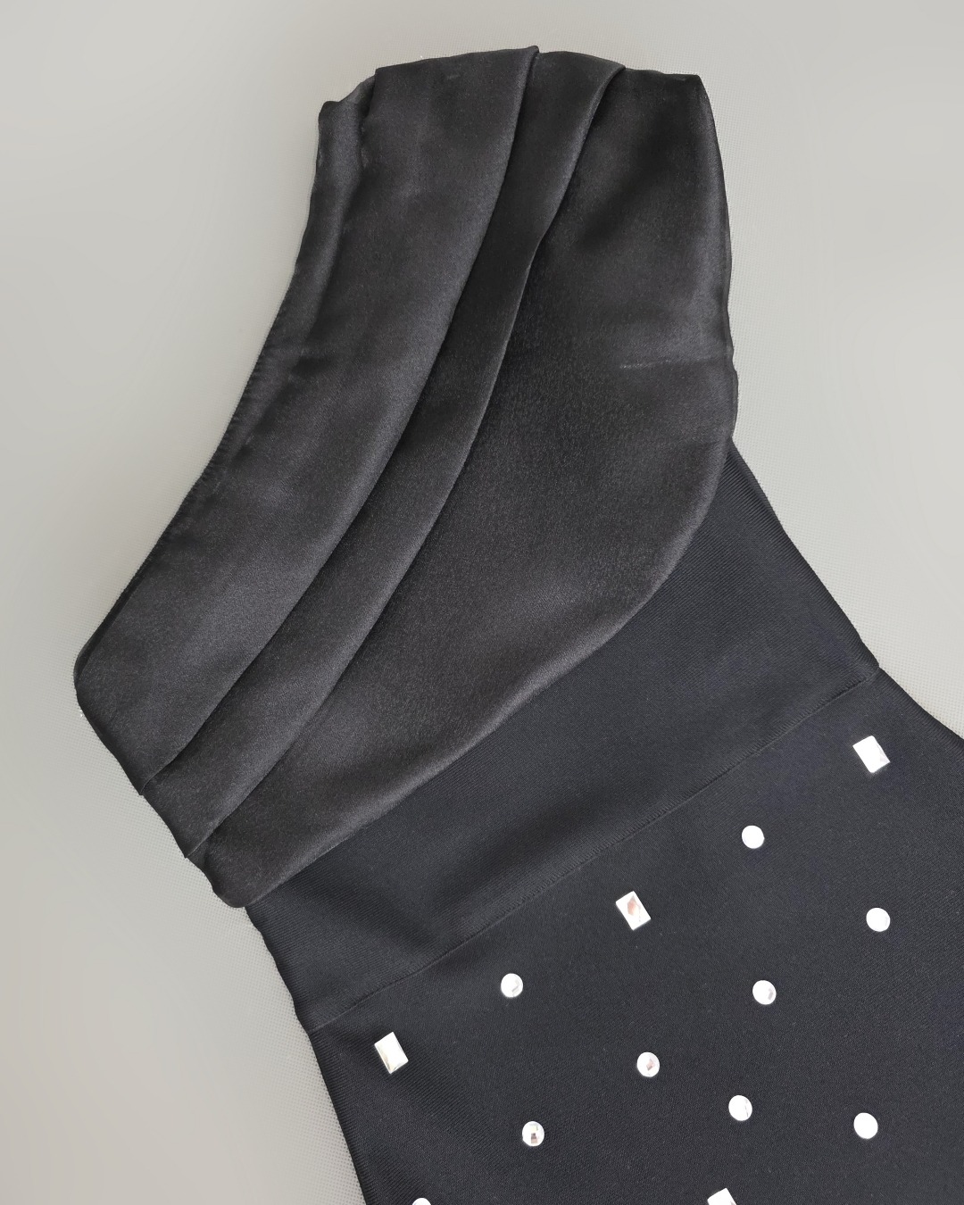 เดรสแฟชั่น เดรสเสื้อไหล่เดียว กระโปรงยาวทรงเข้ารูป