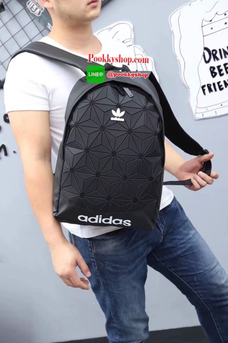New arrival ! Adidas original 3D backpack พร้อมส่งค่ะ!! กระเป๋าสะพายหลัง รุ่นนี้ใช้ได้ทั้งชายหญิง วัสดุเนื้อ matte สุดฮิต น้ำหนักเบาค่ะ ด้านหน้ามีโลโก้แบรนด์ เปิดปิดกระเป๋าแบบซิปคู่ ภายในโล่ง กว้าง ใส่ของจุมากๆค่ะ มีช่องซิปและช่องเล็กให้ใส่ของจุกจิกค่ะ สา