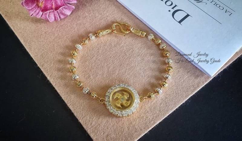 มาเพิ่มแล้วจะร้า New Arrival !!!!!! สร้อยข้อมือ 2 กษัตริย์กังหันแชกงหมิว กังหันนำโชค ใส่เสริมสิริมงคล พัดพาสิ่งไม่ดีออกไป นำพาสิ่งดีๆเข้ามา กังหันทุกชิ้นสามารถหมุนได้ทุกชิ้น ตามจังหวะการเคลื่อนไหวของร่างกาย งานประดับเพชร CZ แท้ งานฝังเพชรอย่างดี เพชรเงาวิ