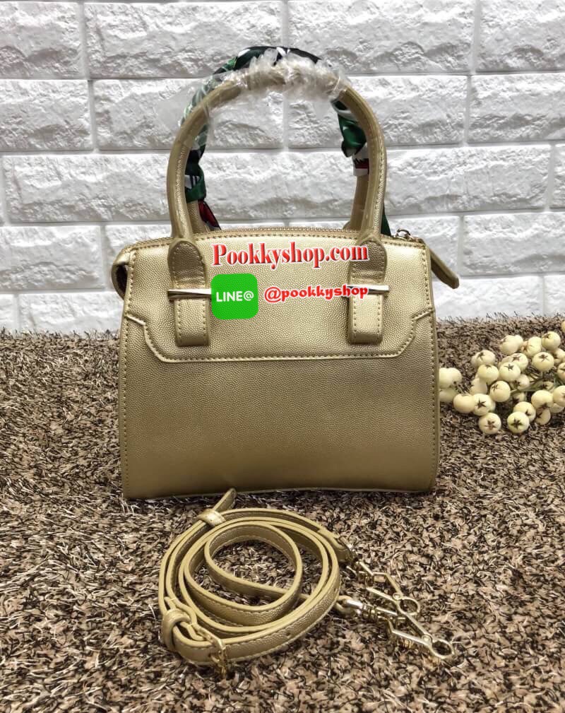 New arrival CHARLES & KEITH SCARF WRAPPED HANDLE BAG 2018 พร้อมส่งรุ่นใหม่ล่าสุด สินค้าคุณภาพ เหมาะสมราคาค่ะ!!! กระเป๋าถือหรือสะพายข้าง หนังคาร์เวีย ทรงสวยหรู หูกระเป๋ามีผ้าพันหูมาให้เก๋มากกค่ะ เปิดปิดกระเป๋าแบบซิป ภายในโล่ง ใส่ของได้พอประมาณเลยนะคะ มีช่อ