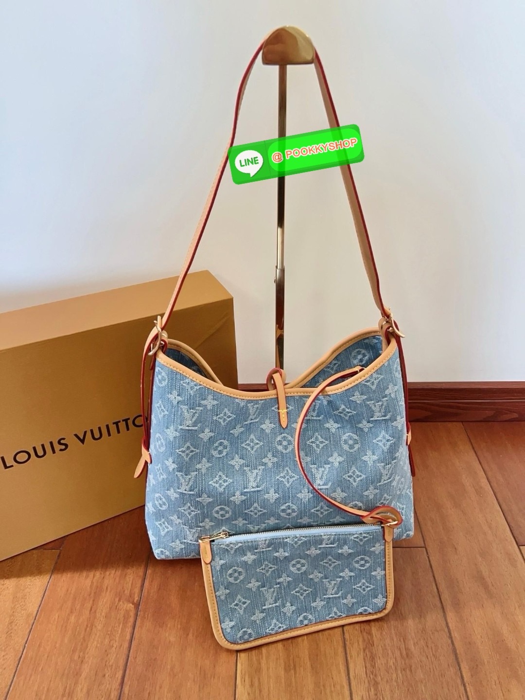 NEW ARRIVAL! ไม่ต้องตามหาแล้วจ้าา มีมาพร้อมส่งแล้ว ใหม่ล่าสุด LOUIS VUITTON CARRYALL PM DENIM BAG ((vip gift duty free ตปท)) 🔖พร้อมส่ง! สีใหม่คือสวยมากๆ วัสดุเดนิม((ยีนส์)) อย่างดี ทอลายแบรนด์นูนทั้งใบ ตัดขอบหนังแท้ค่ะ