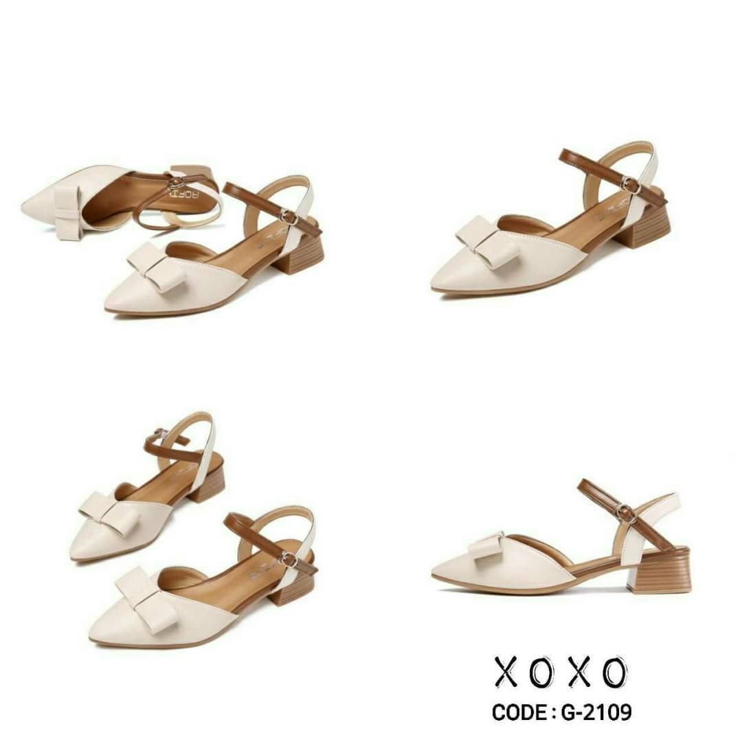 สินค้าพร้อมส่ง สวย เรียบ หรู ละมุน งานดูแพงเกินราคาขายจร้า คัชชูส้นไม้ ทรงหลังเปิด ด้านหน้า เชฟวี ใส่แล้วขาดูเรียว ยาว สวมใส่ง่าย ตะข้อคาดหลัง มีส้นเล็กน้อย วัสดุ PU แต่งโบด้านหน้า สวยน่ารัก วัสดุ PU