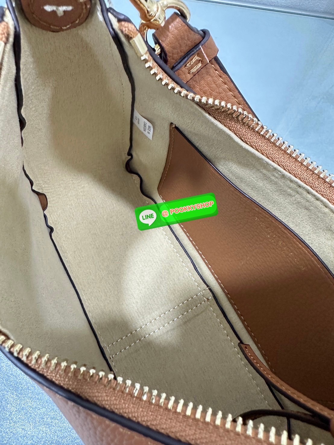 🖤 Tory Burch Thea Convertible Crossbody Bag หนังแท้นุ่ม ดีไซน์เรียบหรู พร้อมสายสะพาย 2 แบบ สวยครบทุกลุค ✨ ใบเดียวใช้ได้ทุกวัน ถือก็สวย สะพายก็คล่อง จบในใบเดียว 💼